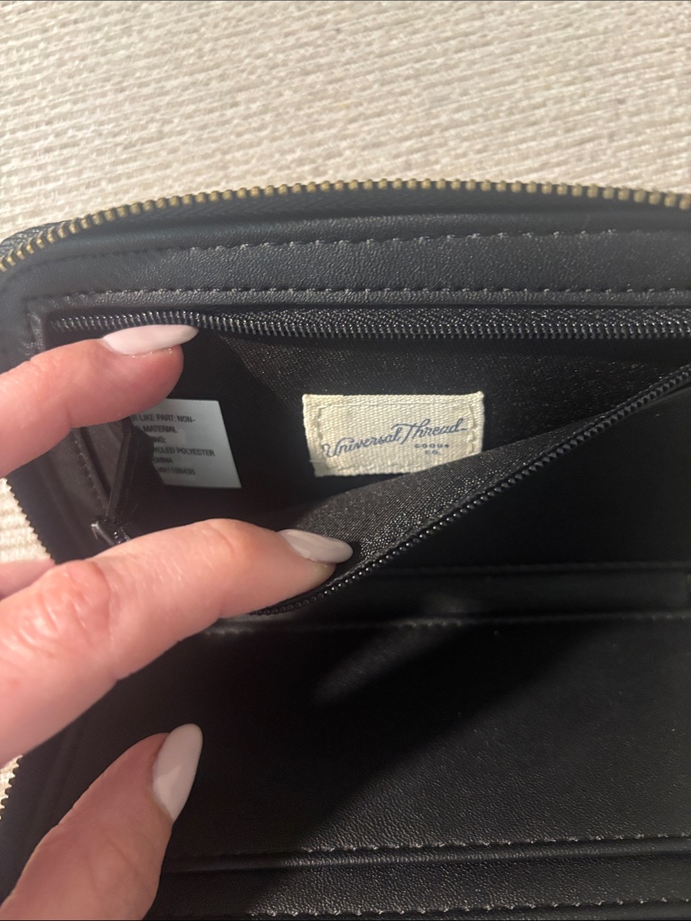 Universal Thread Wallet - Picture 3 of 4